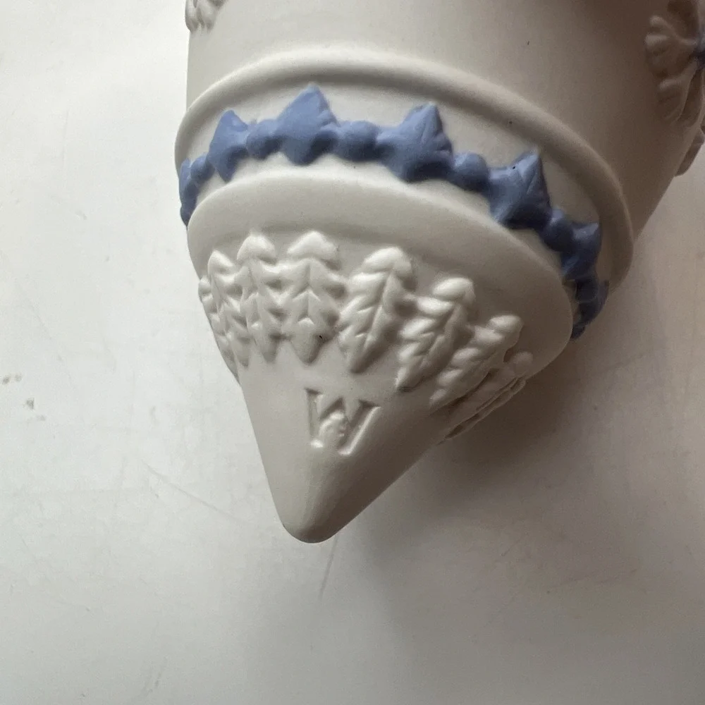 Wedgwood Teardrop White & Blue Snowflakes Christmas Ornament w/ Box 4.5